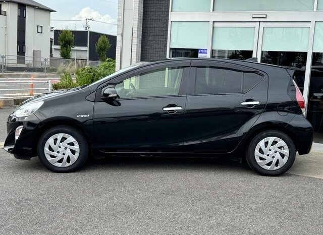 
								2017 Toyota Aqua S Style Black 2WD full									