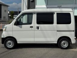 
										2019 Daihatsu Hijet Cargo Deluxe SA III High Roof 2WD full									