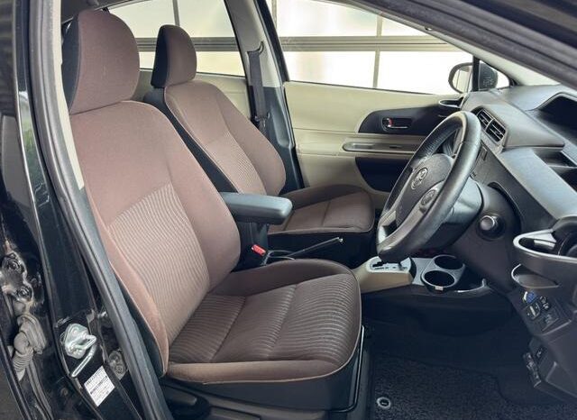 
								2013 Toyota Aqua G 2WD full									