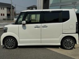 
										2017 Honda N-BOX Custom G Turbo SS Package 2WD full									