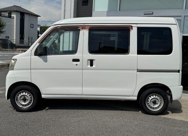 
								2015 Daihatsu Hijet Cargo Deluxe 2WD full									