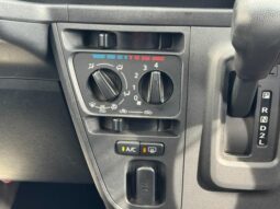 
										2019 Daihatsu Hijet Cargo Deluxe SA III High Roof 2WD full									