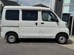
										2015 Daihatsu Hijet Cargo Deluxe 2WD full									