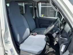 
										2015 Daihatsu Hijet Cargo Deluxe 2WD full									