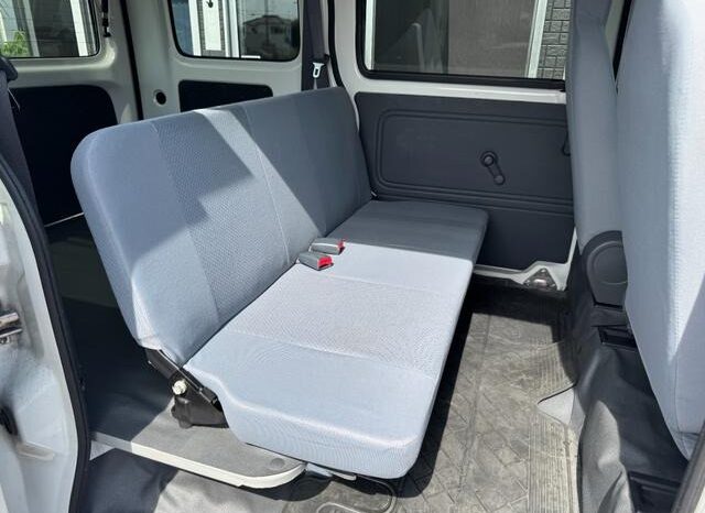 
								2015 Daihatsu Hijet Cargo Deluxe 2WD full									