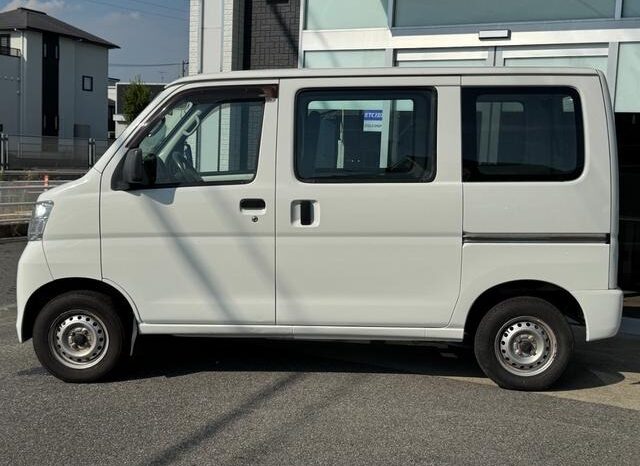 
								2015 Daihatsu Hijet Cargo Cargo 2-seater standard roof 2WD full									