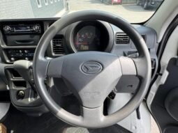 
										2015 Daihatsu Hijet Cargo Deluxe 2WD full									