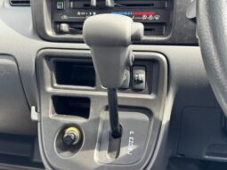 
										2015 Daihatsu Hijet Cargo Deluxe 2WD full									