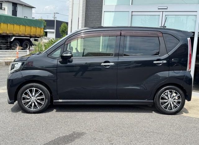 
								2015 Daihatsu Move Custom X Hyper SA 2WD full									