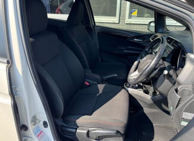 
								2016 Honda Fit Hybrid HYBRID S Package 2WD full									