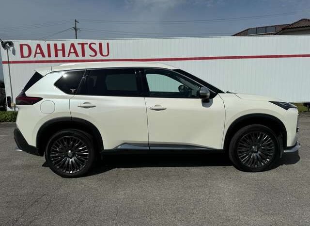 
								2022 Nissan X-Trail Autech e4orce 4WD full									