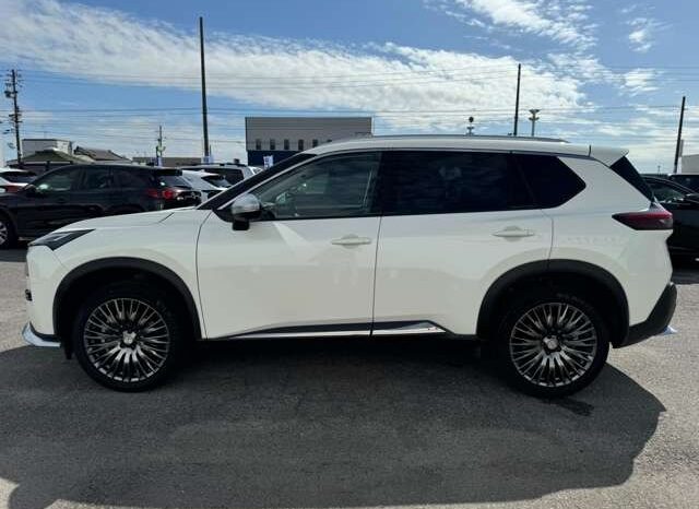 
								2022 Nissan X-Trail Autech e4orce 4WD full									