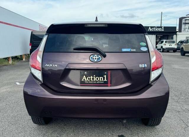 
								2015 Toyota Aqua G 2WD full									