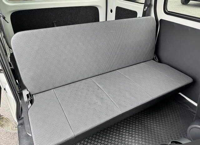 
								2019 Daihatsu Hijet Cargo Special Clean SA III High Roof 2WD full									