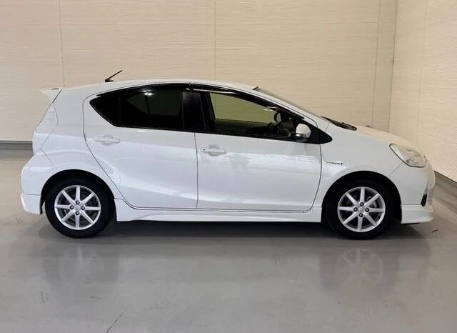 
								2013 Toyota Aqua G 2WD full									