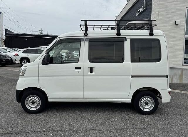 
								2019 Daihatsu Hijet Cargo Special Clean SA III High Roof 2WD full									