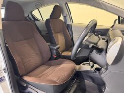 
										2013 Toyota Aqua G 2WD full									