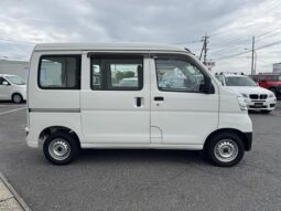 
										2019 Daihatsu Hijet Cargo Special SA III High Roof 2WD full									