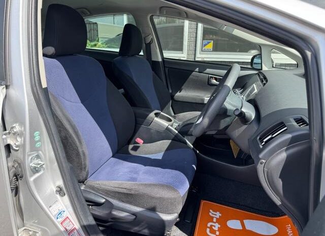 
								2013 Toyota Prius S 2WD full									